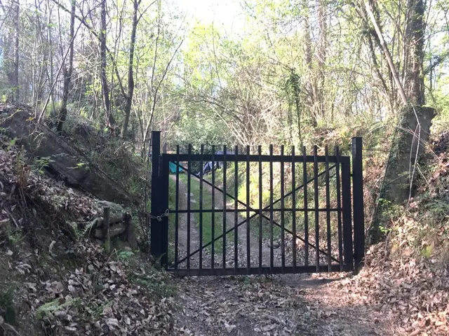 Accesso Via degli Alpini SNC, Lipomo, (Como)