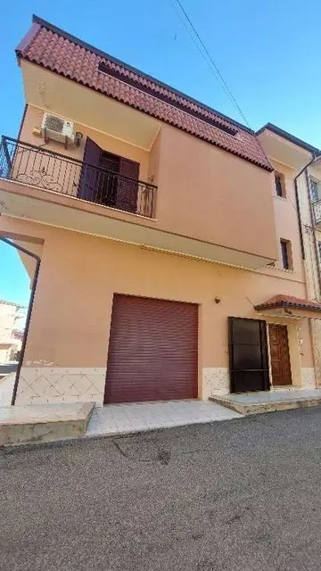 Via Martiri di Marzabotto, 18, Cutro, (Crotone)
