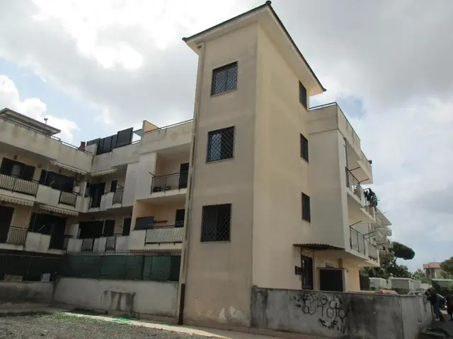 via delle Ginestre n. 14/A, Melito di Napoli, (Napoli)