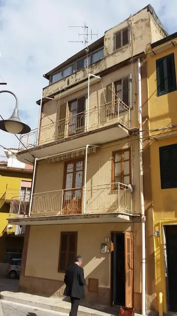Largo Cesare Civello n. 3, Campofelice di Roccella, (Palermo)