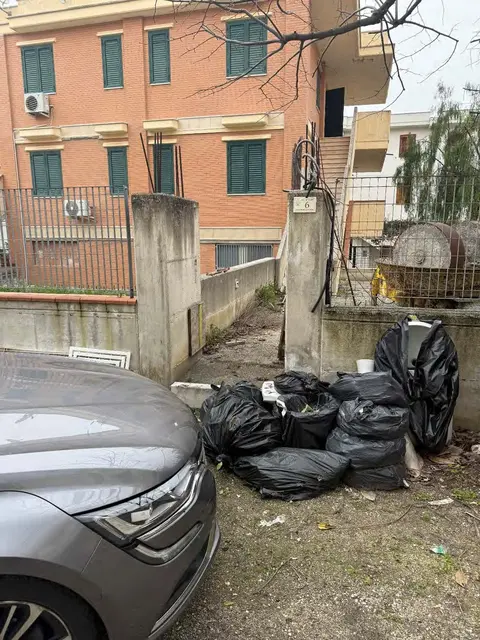 Contrada Santa Barbara, prima traversa di Specchi del Sole n. 6, Rodi Garganico, (Foggia)