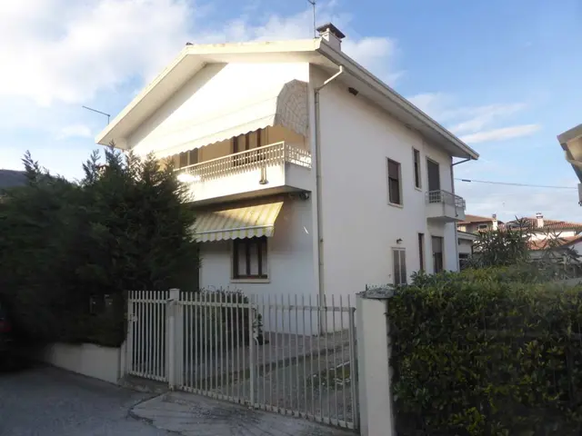 Via Colombina n. 6, Longare, (Vicenza)