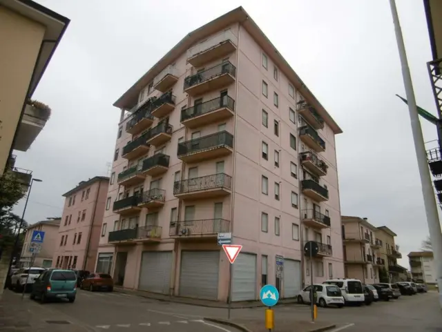Via Peroni 4, Montecchio Maggiore, (Vicenza)