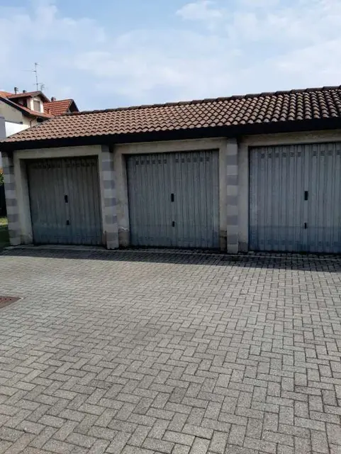 via XXV Aprile 15, Vedano Olona, (Varese)