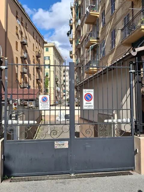 Piazza Martinez 15 rosso, Genova, Genova, (Genova)