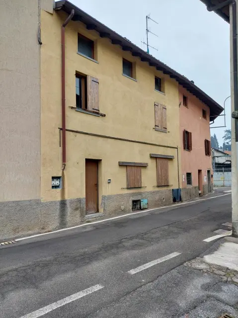 Via Carrobbio 1, Valbrona, (Como)