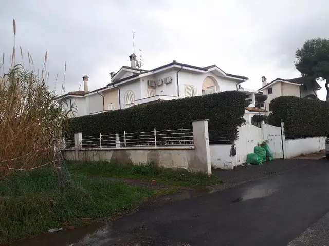 Via Agropoli, 115, Fiumicino, (Roma)