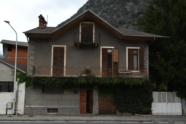 Via des alpes 11, Verrès, (Aosta)