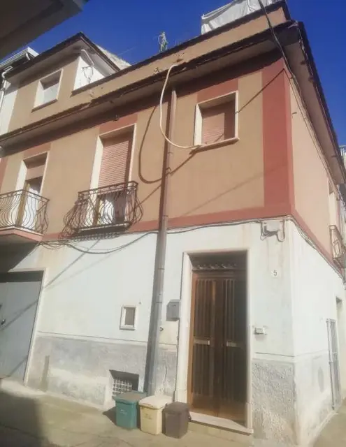 via Teodosio, 5, San Nicandro Garganico, (Foggia)