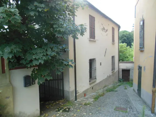 Piazza Roma, 6, Fontanelice, (Bologna)