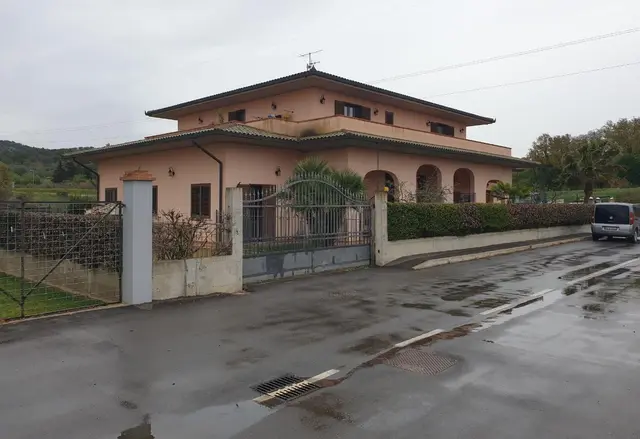 Loc. Camerone Marsiliana, Manciano, (Grosseto)