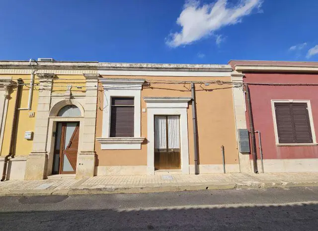 via Principe Amedeo n 26, Canicattini Bagni, (Siracusa)