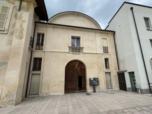 Piazza della Vittoria 7, Locate di Triulzi, (Milano)