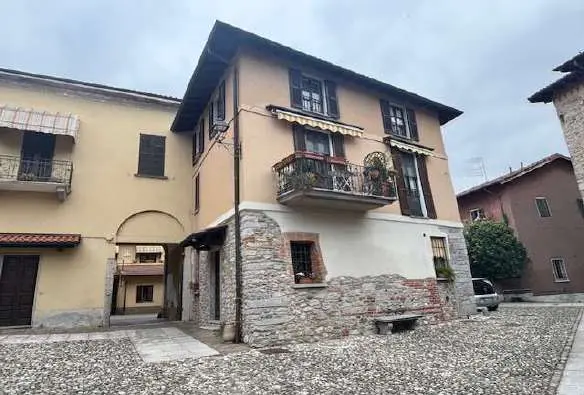 Piazza Monte Grappa 11 e snc, Daverio, (Varese)