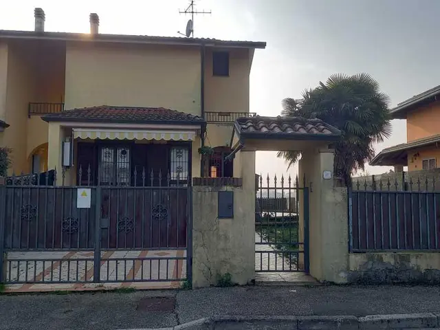 Via Enrico Berlinguer 16, Torrevecchia Pia, (Pavia)