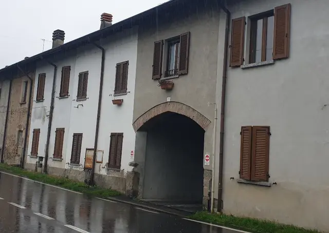 Cascina San Giovanni snc, Giussano, (Monza e della Brianza)
