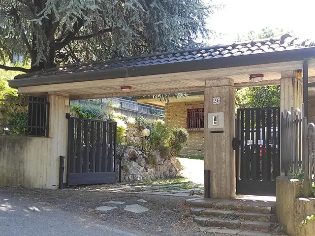 Frazione Cremnago - Via Stoppani 126, Inverigo, (Como)
